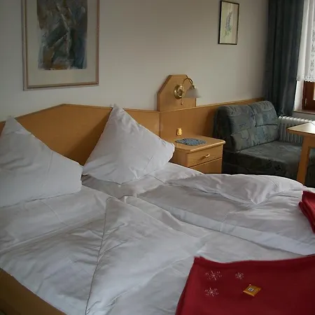 Landgasthof Poellauerhof Мини-отель Neumarkt in Steiermark