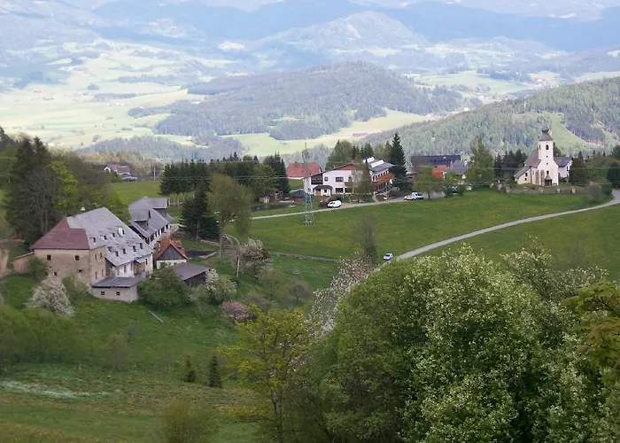 Landgasthof Poellauerhof 宾馆 3*